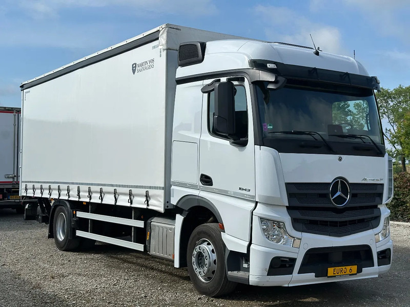 Mercedes-Benz Actros 1843 ACTROS 1843L 2022. 183432km Schuifzeil met Laadklep 2000kg - Curtainsider truck: picture 2 Mercedes-Benz Actros 1843 ACTROS 1843L 2022. 183432km Schuifzeil met Laadklep 2000kg - Curtainsider truck: picture 2