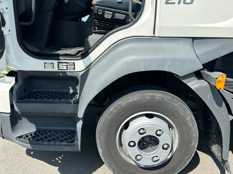 Volvo FL 210.12 EURO6 - Box truck: picture 5 Volvo FL 210.12 EURO6 - Box truck: picture 5