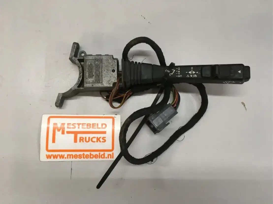 DAF CF 65 Stuurschakelaar rechts - Cab and interior for Truck: picture 1 DAF CF 65 Stuurschakelaar rechts - Cab and interior for Truck: picture 1