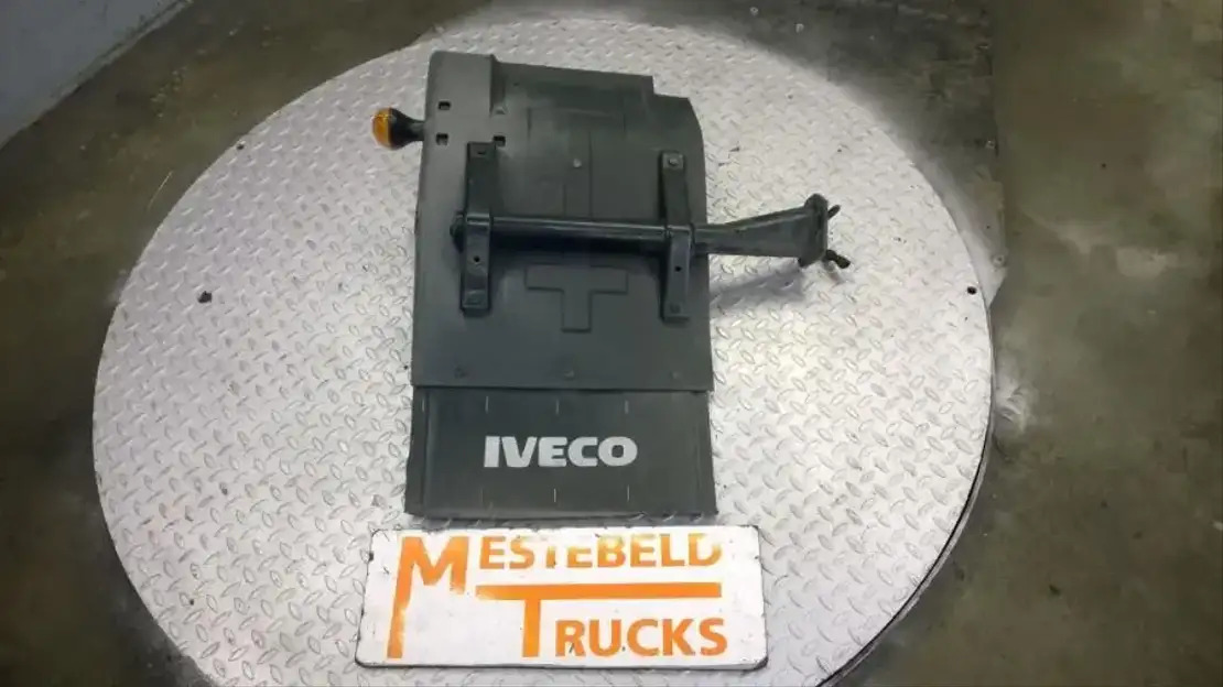 Iveco Spatbord links - Cab and interior for Truck: picture 1 Iveco Spatbord links - Cab and interior for Truck: picture 1