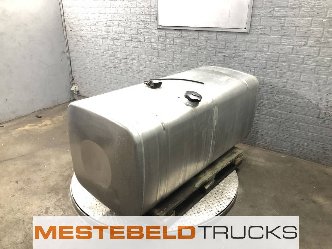 MAN Brandstoftank 710 liter - Fuel system for Truck: picture 1 MAN Brandstoftank 710 liter - Fuel system for Truck: picture 1