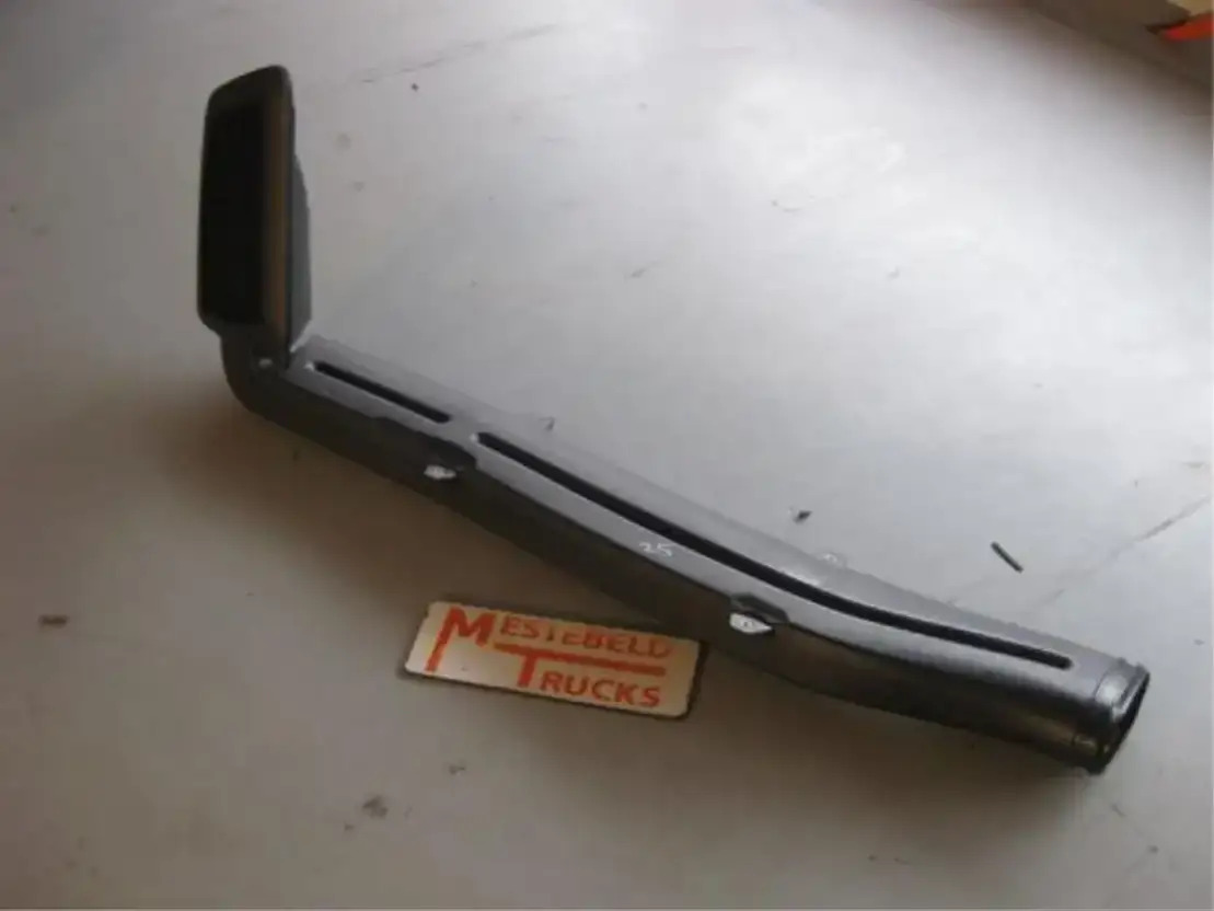 Mercedes-Benz Aanzuigbuis luchtfilter Actros - Air intake system for Truck: picture 1 Mercedes-Benz Aanzuigbuis luchtfilter Actros - Air intake system for Truck: picture 1