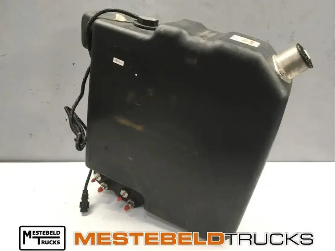 Mercedes-Benz Ad blue tank - Exhaust system for Truck: picture 1 Mercedes-Benz Ad blue tank - Exhaust system for Truck: picture 1