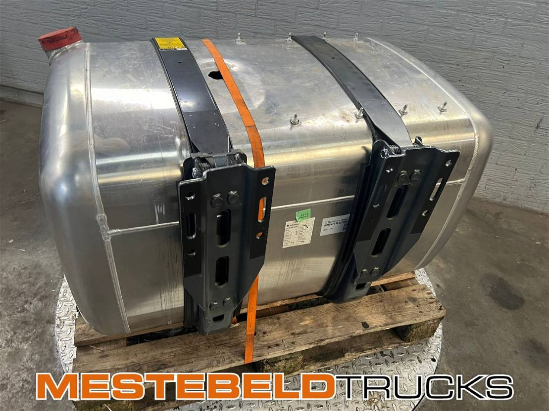 Mercedes-Benz Brandstoftank 490 liter - Fuel system for Truck: picture 2 Mercedes-Benz Brandstoftank 490 liter - Fuel system for Truck: picture 2