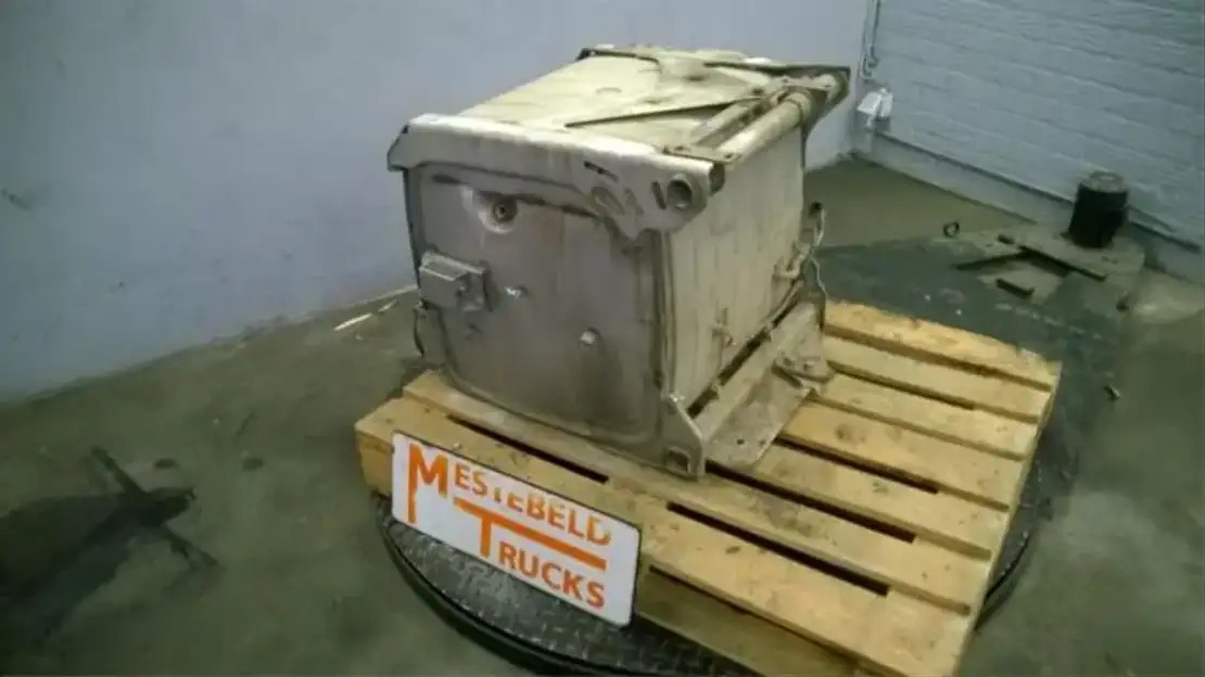 Mercedes-Benz Katalysator Euro 5 - Exhaust system for Truck: picture 1 Mercedes-Benz Katalysator Euro 5 - Exhaust system for Truck: picture 1