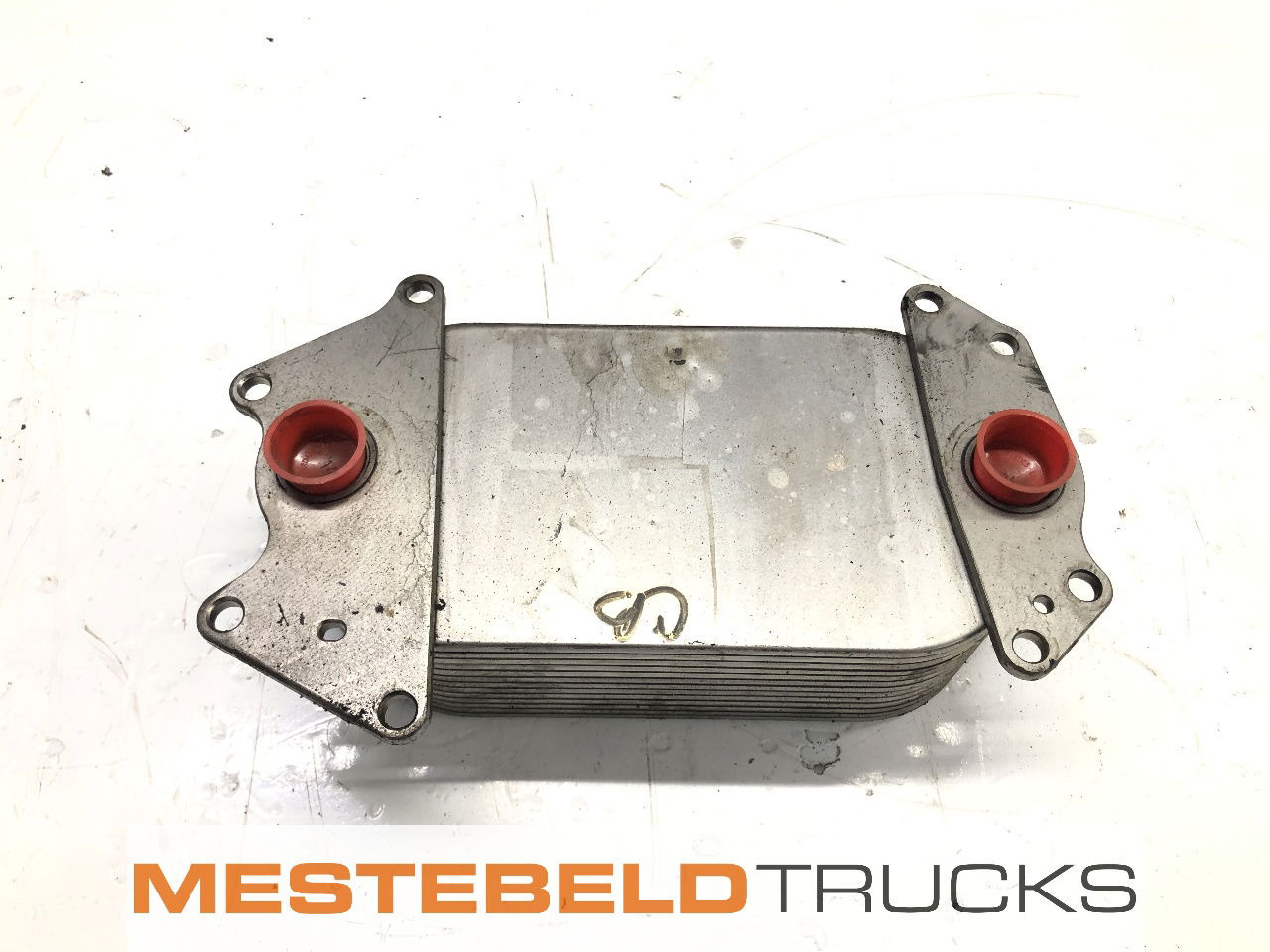 Mercedes-Benz Oliekoeler - Engine for Truck: picture 1 Mercedes-Benz Oliekoeler - Engine for Truck: picture 1