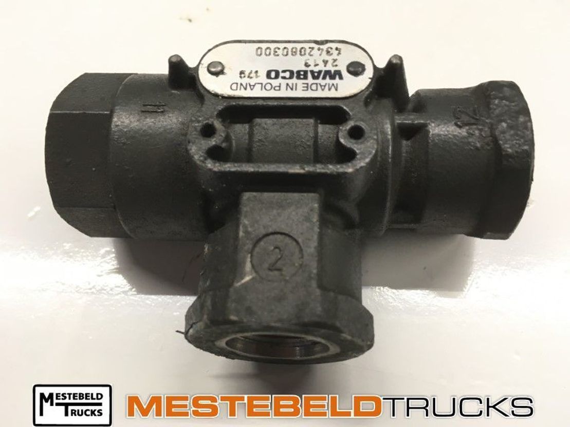 Mercedes-Benz Tweewegklep - Brake valve for Truck: picture 1 Mercedes-Benz Tweewegklep - Brake valve for Truck: picture 1