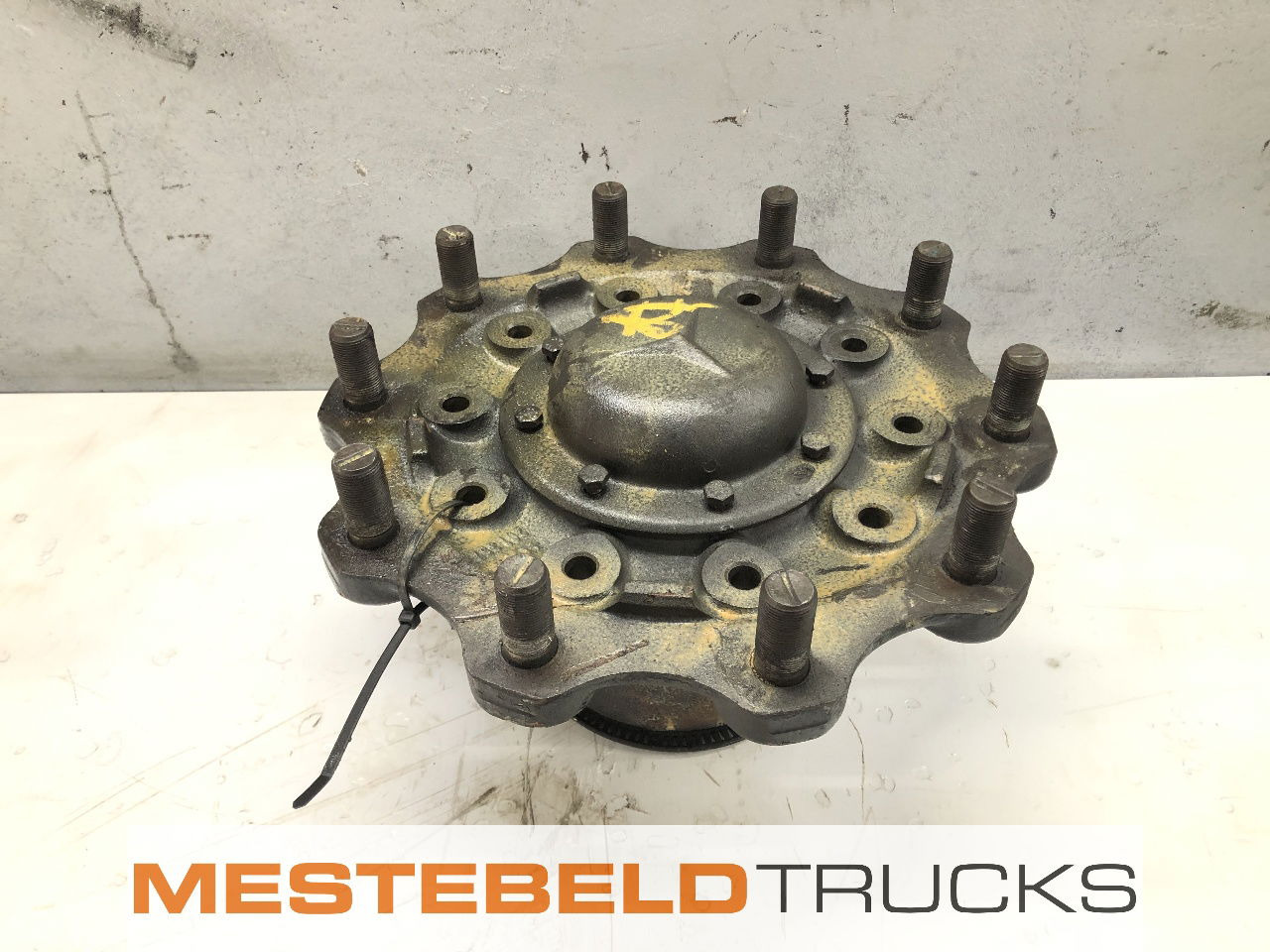 Mercedes-Benz Voorwielnaaf Actros - Front axle for Truck: picture 1 Mercedes-Benz Voorwielnaaf Actros - Front axle for Truck: picture 1