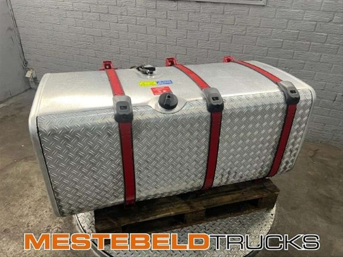 Scania Brandstoftank met steunen 600 liter - Fuel tank for Truck: picture 1 Scania Brandstoftank met steunen 600 liter - Fuel tank for Truck: picture 1
