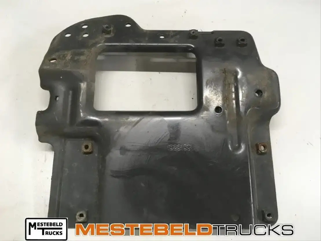 Scania Koplampsteun G410 rechts - Frame/ Chassis for Truck: picture 1 Scania Koplampsteun G410 rechts - Frame/ Chassis for Truck: picture 1