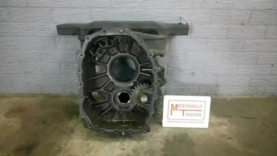 Scania Versnellingsbakhuis middel deel - Gearbox and parts for Truck: picture 1 Scania Versnellingsbakhuis middel deel - Gearbox and parts for Truck: picture 1