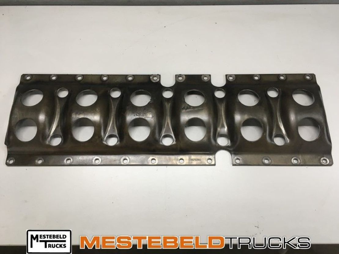 Volvo B evestigingsframe carterpan - Oil pan for Truck: picture 1 Volvo B evestigingsframe carterpan - Oil pan for Truck: picture 1