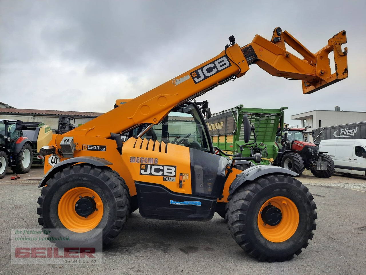 JCB 541-70 Agri Pro DualTec-VT 40km/h - Telescopic handler: picture 3 JCB 541-70 Agri Pro DualTec-VT 40km/h - Telescopic handler: picture 3