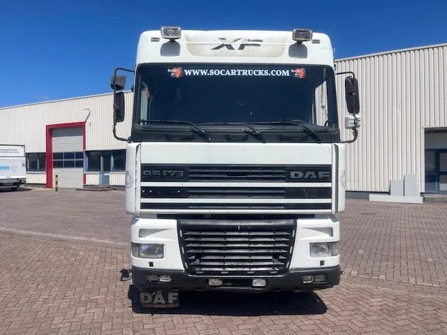 DAF XF 95 8 Tires (6x2) euro 2 - Dropside/ Flatbed truck: picture 2 DAF XF 95 8 Tires (6x2) euro 2 - Dropside/ Flatbed truck: picture 2