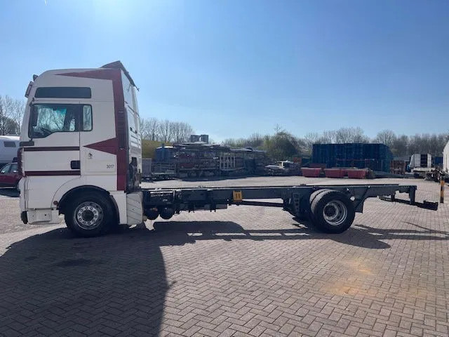 MAN TGA 18.460 Euro 3 Manual-gear Retarder - Cab chassis truck: picture 4 MAN TGA 18.460 Euro 3 Manual-gear Retarder - Cab chassis truck: picture 4