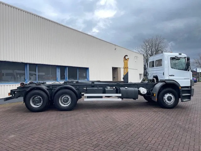 Mercedes-Benz Atego 2628 6x4 Manual gear Full steel suspension - Cab chassis truck: picture 3 Mercedes-Benz Atego 2628 6x4 Manual gear Full steel suspension - Cab chassis truck: picture 3