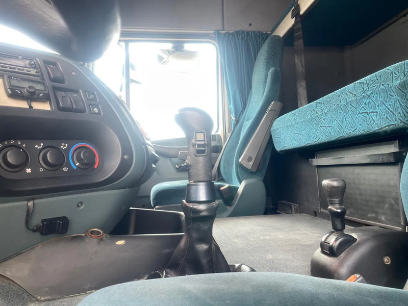 Tractor unit DAF XF 95.380 6X2 Manual-Gear 15T Crane Euro 4: picture 14