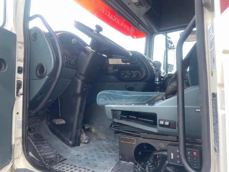 Tractor unit DAF XF 95.380 6X2 Manual-Gear 15T Crane Euro 4: picture 12