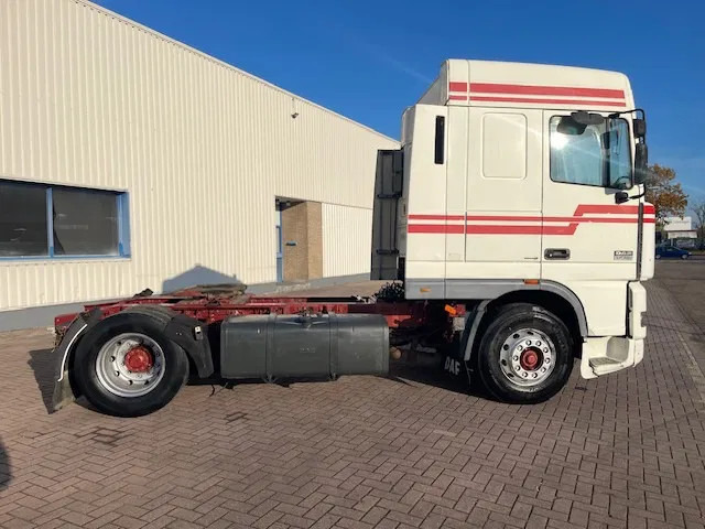 DAF XF 95.430 Manual-Gear Euro 3 - Tractor unit: picture 5 DAF XF 95.430 Manual-Gear Euro 3 - Tractor unit: picture 5