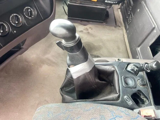 Tractor unit Renault Magnum 430 Manual gear Euro 2: picture 9