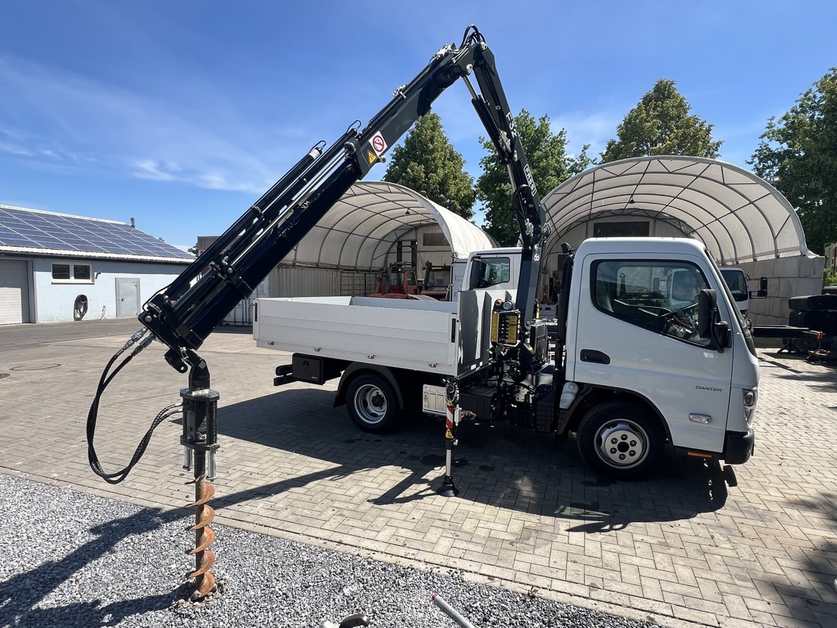FUSO 3S15 Alu Pritsche 2.80m Ladekran Bohrgerät - Flatbed van: picture 1 FUSO 3S15 Alu Pritsche 2.80m Ladekran Bohrgerät - Flatbed van: picture 1