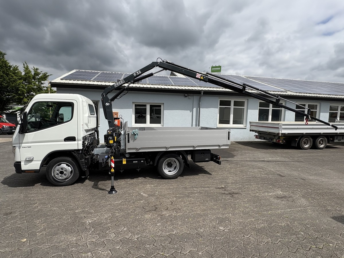 FUSO 3S15 Alu Pritsche 2.80m Ladekran Funk! sofort ve - Crane truck, Dropside/ Flatbed truck: picture 4 FUSO 3S15 Alu Pritsche 2.80m Ladekran Funk! sofort ve - Crane truck, Dropside/ Flatbed truck: picture 4