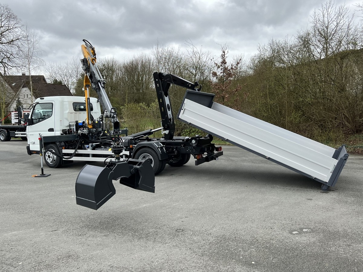 FUSO FUSO 9C18 City Abrollkipper + Ladekran m.Greifer - Hook lift truck, Crane truck: picture 3 FUSO FUSO 9C18 City Abrollkipper + Ladekran m.Greifer - Hook lift truck, Crane truck: picture 3