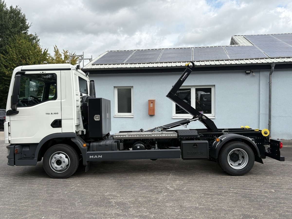 MAN TGL 8.160 BL City Abollkipper Schaltgetriebe - Hook lift truck: picture 2 MAN TGL 8.160 BL City Abollkipper Schaltgetriebe - Hook lift truck: picture 2
