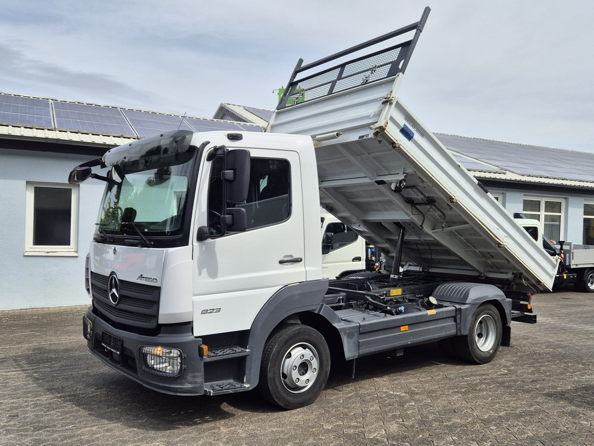 MERCEDES-BENZ Atego 823 3-Seiten Kipper Meiller 2 x AHK - Tipper van: picture 1 MERCEDES-BENZ Atego 823 3-Seiten Kipper Meiller 2 x AHK - Tipper van: picture 1