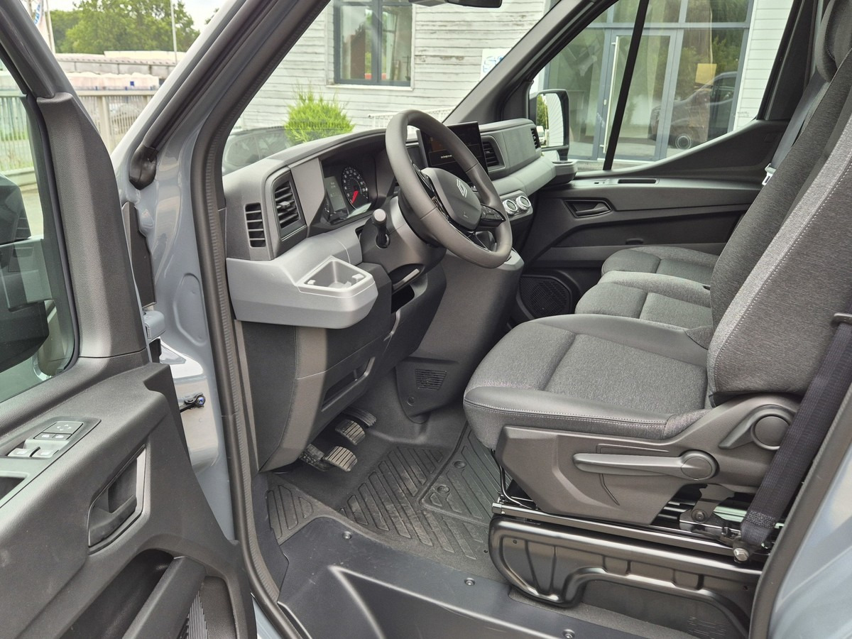 New Flatbed van RENAULT Master L2H1 (neues Mod.) Alupritsche m. Kran: picture 6