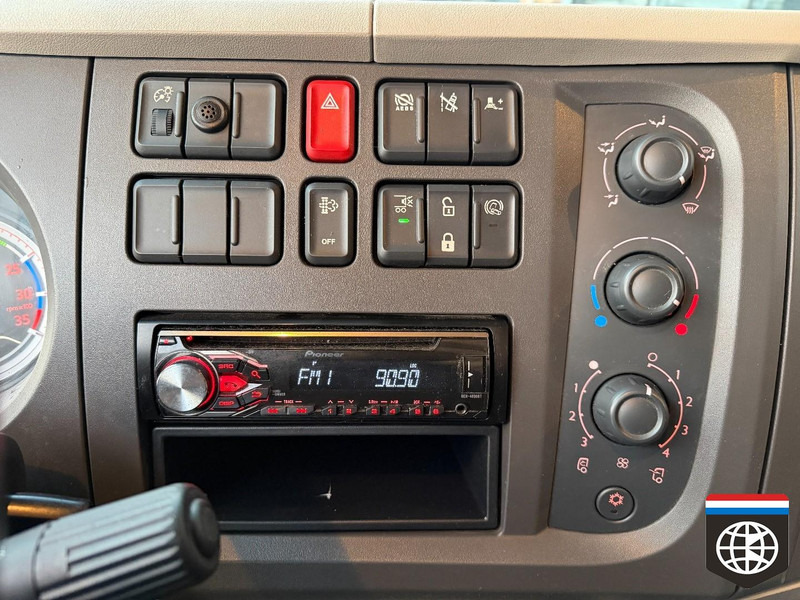 DAF LF 180 FA TAIL LIFT - GOOD TYRES - SMART TACHO 2 on lease DAF LF 180 FA TAIL LIFT - GOOD TYRES - SMART TACHO 2: picture 13 DAF LF 180 FA TAIL LIFT - GOOD TYRES - SMART TACHO 2 on lease DAF LF 180 FA TAIL LIFT - GOOD TYRES - SMART TACHO 2: picture 13