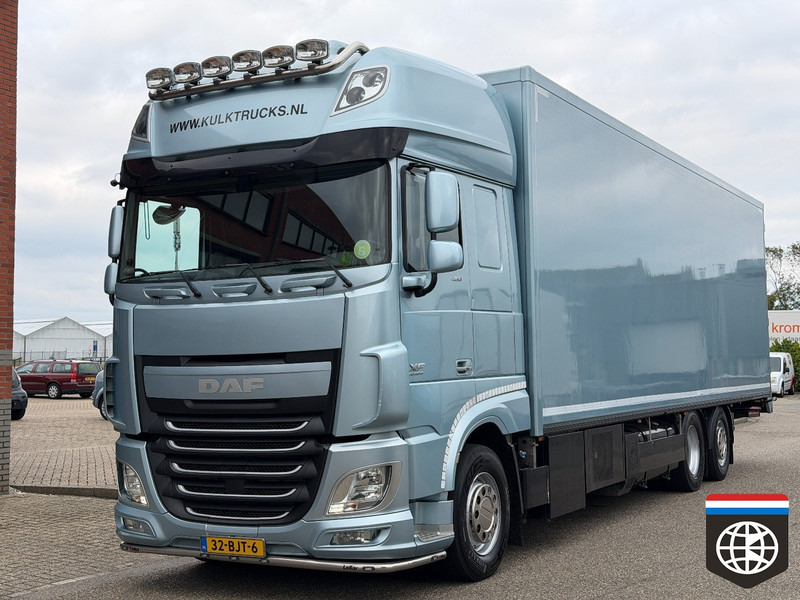 DAF XF 460 FAN TAIL LIFT / TRS / NIGHT A/C / RACING TEAM / CAMPER - Refrigerator truck: picture 2 DAF XF 460 FAN TAIL LIFT / TRS / NIGHT A/C / RACING TEAM / CAMPER - Refrigerator truck: picture 2