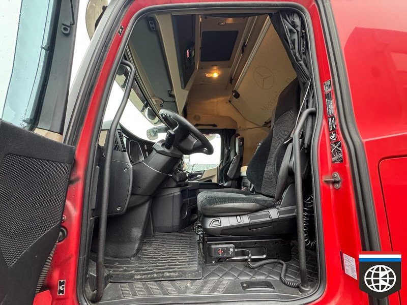 Refrigerator truck Mercedes-Benz ACTROS 2745 Giga Space - FRIGO COMBINATION -30oC - 2x TAIL LIFT - 49 CC capacity: picture 12 Refrigerator truck Mercedes-Benz ACTROS 2745 Giga Space - FRIGO COMBINATION -30oC - 2x TAIL LIFT - 49 CC capacity: picture 12