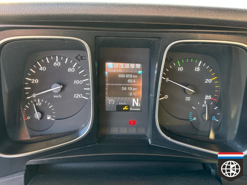 Tractor unit Mercedes-Benz ACTROS 1840 L / SLEEPER CAB: picture 15 Tractor unit Mercedes-Benz ACTROS 1840 L / SLEEPER CAB: picture 15