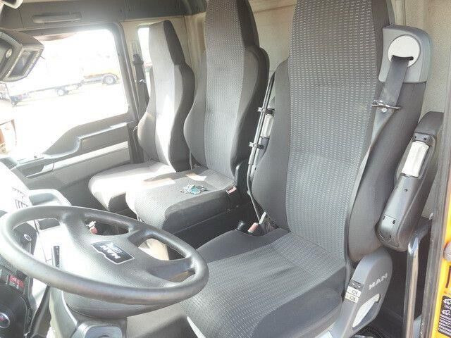 Garbage truck MAN 26.320 TGS BL 6x2, Haller, Zöller-Schüttung: picture 12 Garbage truck MAN 26.320 TGS BL 6x2, Haller, Zöller-Schüttung: picture 12