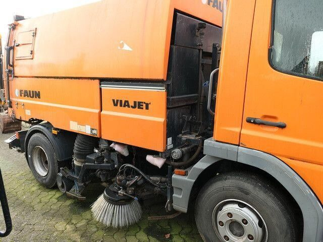 Mercedes-Benz 1018 Atego 4x2, Faun Viatec, Viajet 5R, Klima - Road sweeper: picture 2 Mercedes-Benz 1018 Atego 4x2, Faun Viatec, Viajet 5R, Klima - Road sweeper: picture 2