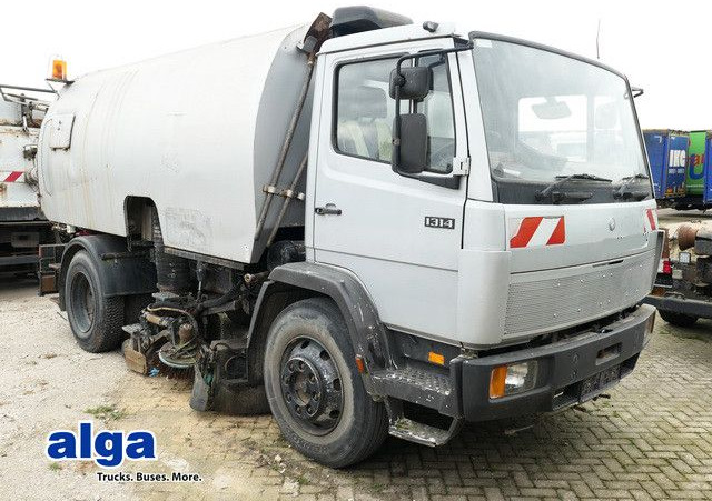 Mercedes-Benz 1314 KO 4x2, Schörling TSZ 94, Blattfederung - Road sweeper: picture 1 Mercedes-Benz 1314 KO 4x2, Schörling TSZ 94, Blattfederung - Road sweeper: picture 1