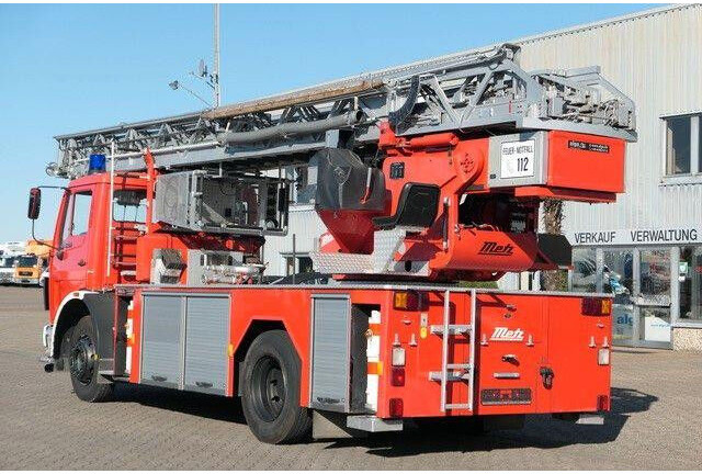 Mercedes-Benz 1422 F 4x2, Drehleiter DLK 23-12, Metz, 30m - Fire truck: picture 4 Mercedes-Benz 1422 F 4x2, Drehleiter DLK 23-12, Metz, 30m - Fire truck: picture 4