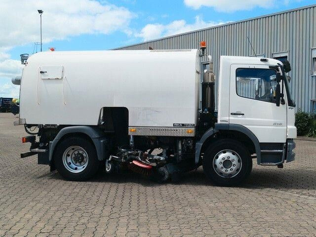 Mercedes-Benz 1518 LKO Atego 4x2, Kobit-Aufbau, 8m³,Wassertank - Road sweeper: picture 2 Mercedes-Benz 1518 LKO Atego 4x2, Kobit-Aufbau, 8m³,Wassertank - Road sweeper: picture 2