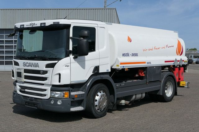 Scania P 400, 2 Kammern, 13m³, Oben- u. Untenbefüllung - Tank truck: picture 3 Scania P 400, 2 Kammern, 13m³, Oben- u. Untenbefüllung - Tank truck: picture 3