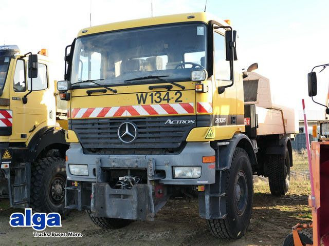 Mercedes-Benz 2035 AK Actros 4x4, Kehrmaschine Schmidt, Allrad - Truck: picture 3 Mercedes-Benz 2035 AK Actros 4x4, Kehrmaschine Schmidt, Allrad - Truck: picture 3