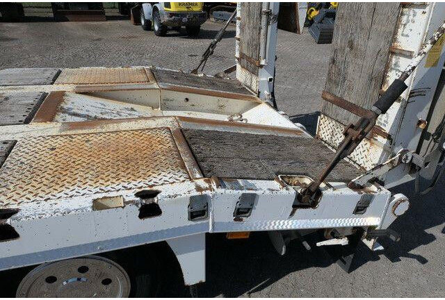 Zandt AT-P300, Hydr. Rampen, 30to., 3-Achser - Low loader trailer: picture 5 Zandt AT-P300, Hydr. Rampen, 30to., 3-Achser - Low loader trailer: picture 5