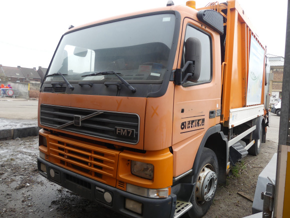 Camion poubelle Volvo FM 4x2R 7,1 (2001-201.695 km) - Garbage truck: picture 1 Camion poubelle Volvo FM 4x2R 7,1 (2001-201.695 km) - Garbage truck: picture 1