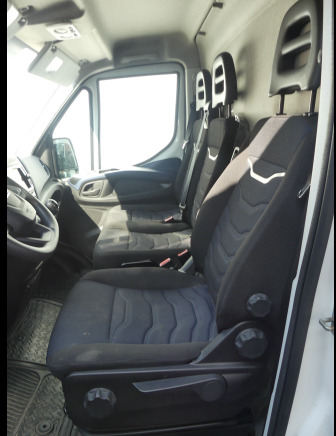 Camionnette Iveco 35S14N (2021-60.293 km) - Car: picture 5 Camionnette Iveco 35S14N (2021-60.293 km) - Car: picture 5