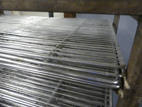 Chariot avec grilles 60x40 cm - Bakery equipment: picture 4 Chariot avec grilles 60x40 cm - Bakery equipment: picture 4