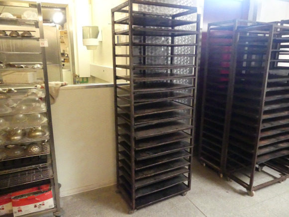 Chariot de four avec platine 60x40 cm (4 bords) - Bakery equipment: picture 1 Chariot de four avec platine 60x40 cm (4 bords) - Bakery equipment: picture 1