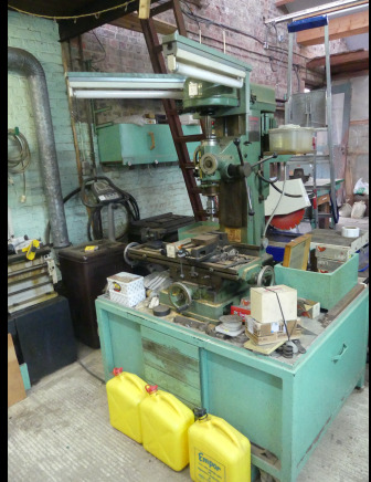 Fraiseuse avec meuble et accessoires Mecatec CTV-800 - Metalworking machinery: picture 2 Fraiseuse avec meuble et accessoires Mecatec CTV-800 - Metalworking machinery: picture 2