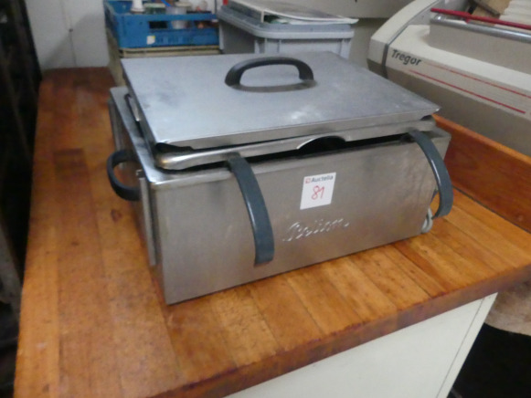 Friteuse à boule de Berlin Pelion, Allongeuse à pistolet marque et modèle illisible - Bakery equipment: picture 1 Friteuse à boule de Berlin Pelion, Allongeuse à pistolet marque et modèle illisible - Bakery equipment: picture 1