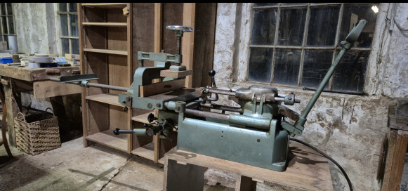 Mortaiseuse RAPID – en parfait état de fonctionnement - Woodworking machinery: picture 1 Mortaiseuse RAPID – en parfait état de fonctionnement - Woodworking machinery: picture 1