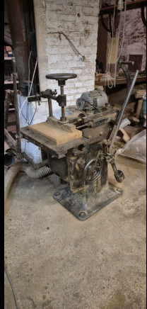 Mortaiseuse à mèche CH DEBELDER – machine ancienne motorisée, robuste - Woodworking machinery: picture 1 Mortaiseuse à mèche CH DEBELDER – machine ancienne motorisée, robuste - Woodworking machinery: picture 1